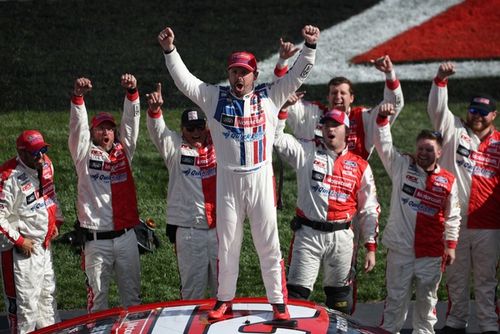 Former NASCAR star Kevin Harvick criticizes Morgan Freeman's "unenthusiastic" Grand Marshal performance
