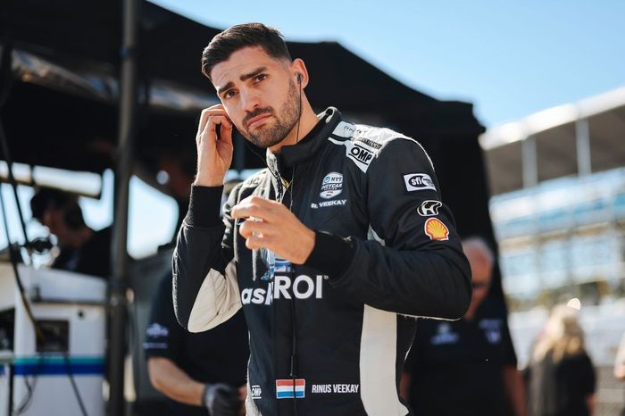 How VeeKay went from an unexpected ECR exit to surprise debut with Coyne